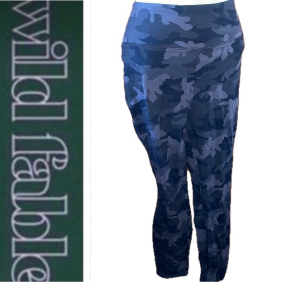 wild fable Pants - Black Camo Leggings 🖤🩶